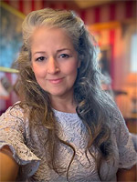 Photo of visiting tutor Michelle L. Dean, MA, ATR-BC, LPC (AL & PA), CGP, PAATA HLM